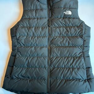 NWT women’s North Face Aconcagua 3 vest. Medium in black